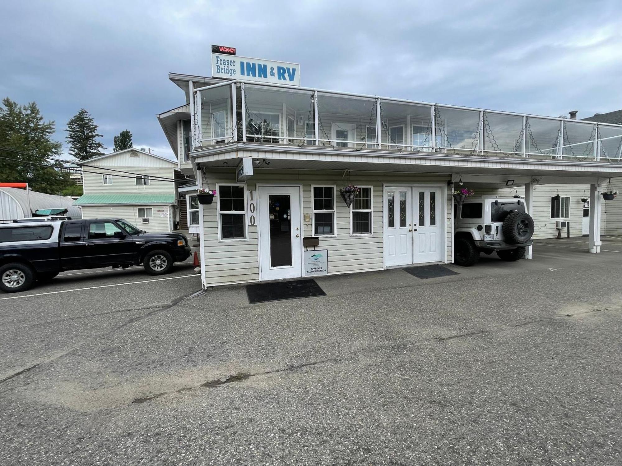 Fraser Bridge Inn Quesnel Exterior foto